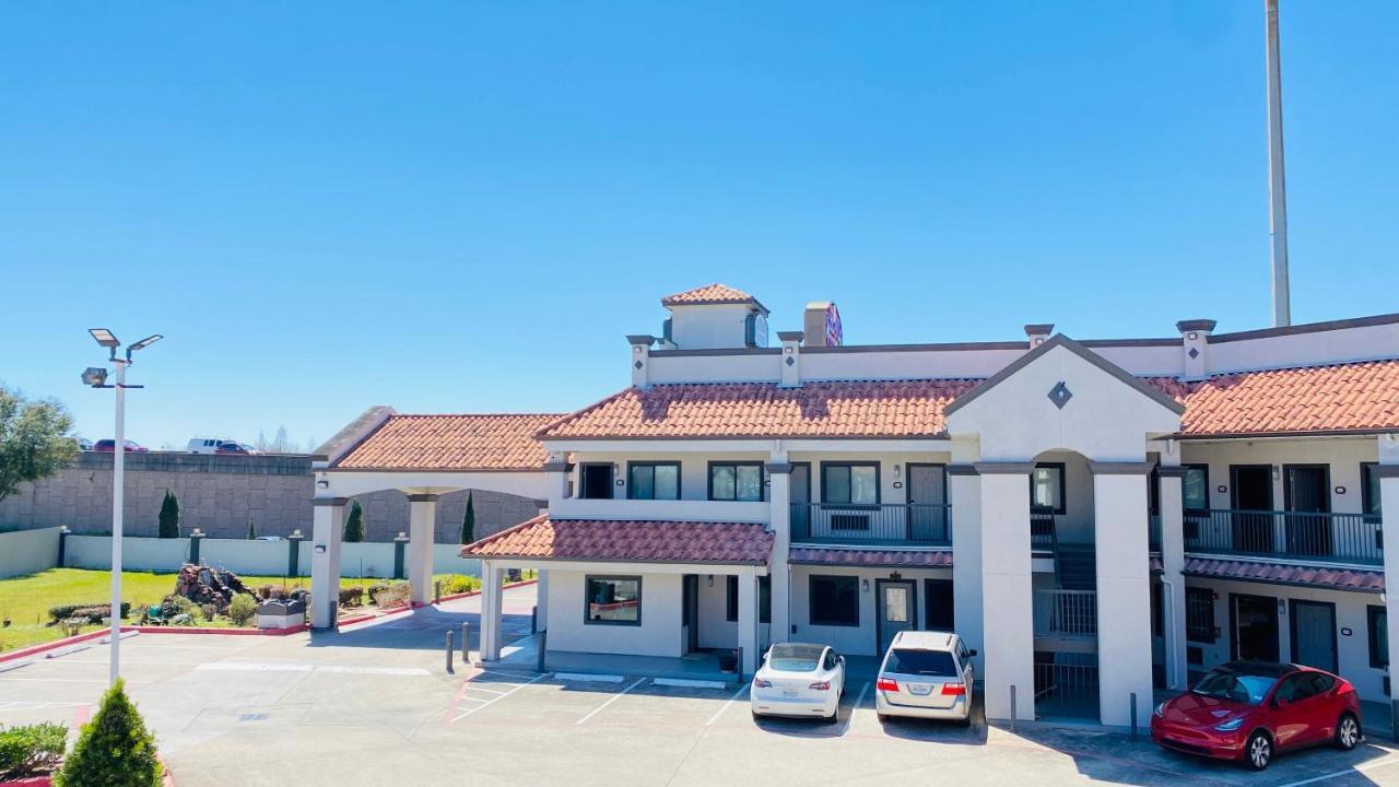هيوستن Island Suites Hobby Airport المظهر الخارجي الصورة